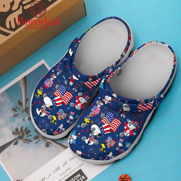 Peanuts Snoopy Independence Day America 4th Of July Crocs Clogs Blue Design